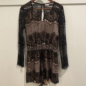 Lucy Paris Romper Women's Medium Black Lace Bell Sleeve Lined Going‎ Out